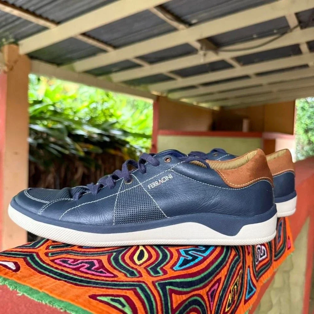 Ferracini 24h navy leather sneakers‎ in size 10 mens
